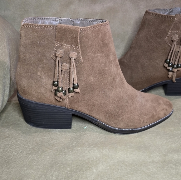 White Mountain Women Havana Suede Leather Beaded Fringe  Bootie  Size 9M - Picture 2 of 10